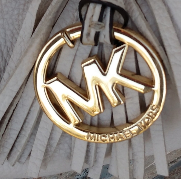 Michael Kors stone pebbled leather shoulder bag - Picture 4 of 14